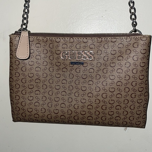 Guess purse - Picture 9 of 12